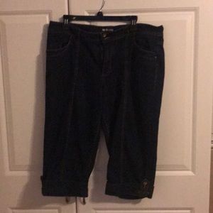 Ladies dark blue Capri’s